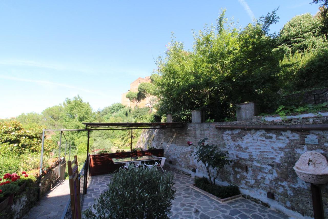 The House Of The Film Apartment Siena Exterior photo